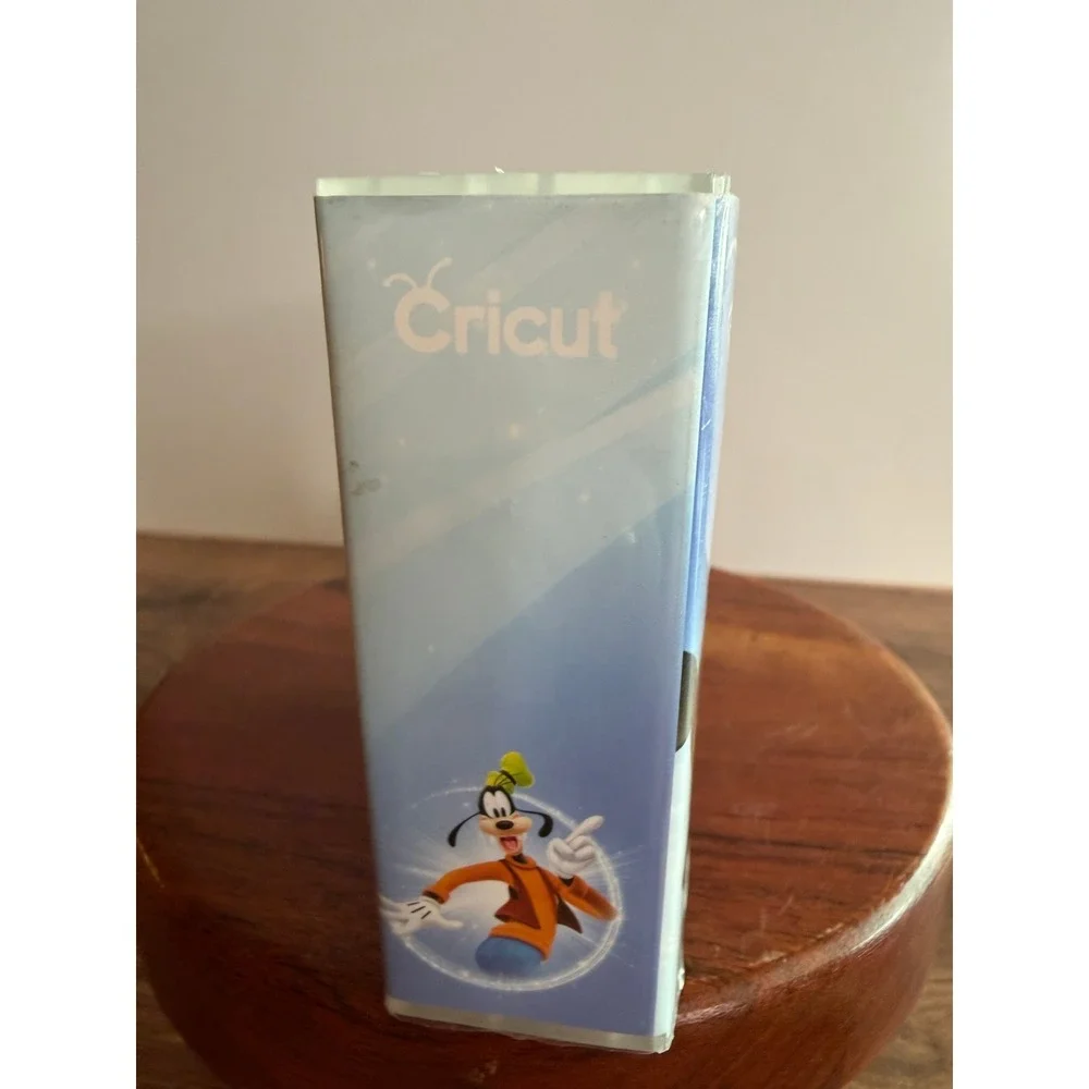 VTG Cricut Disney Mickey and Friends Cartridge Complete Handbook 50 Images